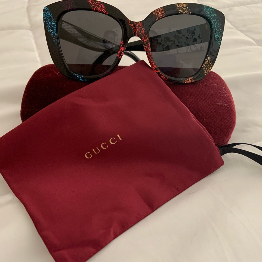 Gucci Rainbow Stripe
Cateye Sunglasses GG0327S
